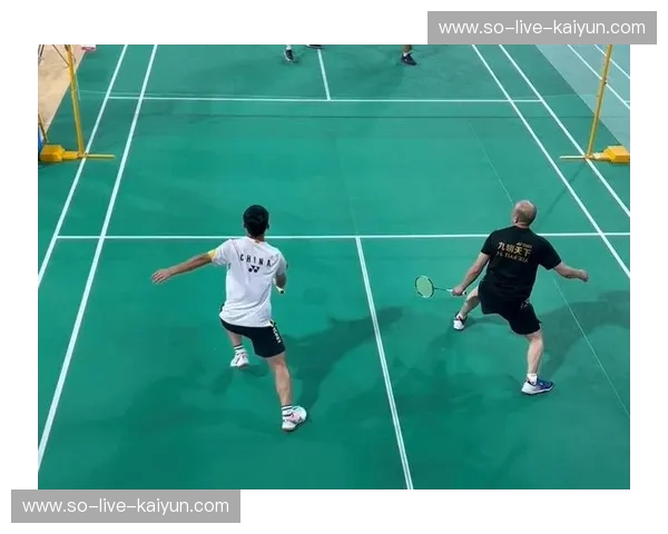 羽毛球全场录像:用镜头放大你的每一次起跳与回防 羽毛球全场录像:用镜头放大你的每一次起跳与回防